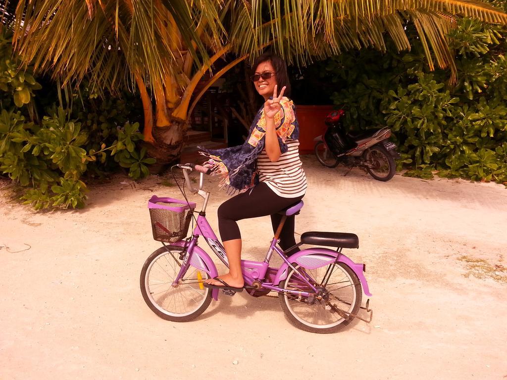 Отель Maldives Seashine Хураа Экстерьер фото