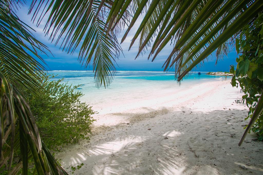 Отель Maldives Seashine Хураа Экстерьер фото