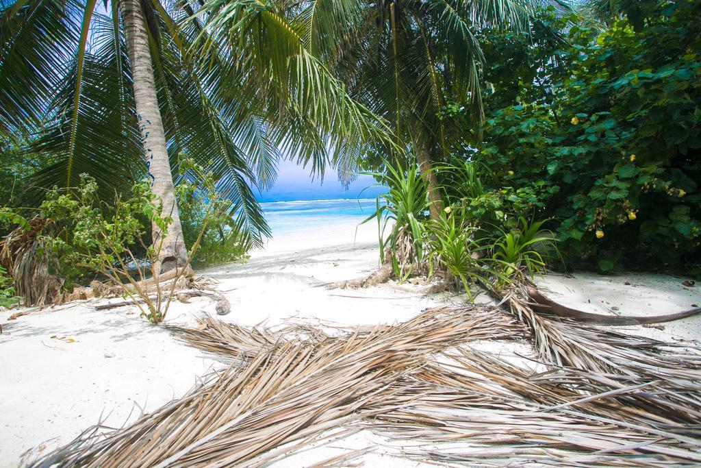 Отель Maldives Seashine Хураа Экстерьер фото