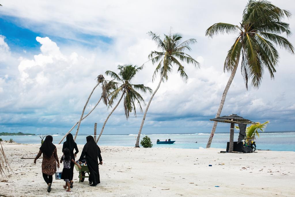 Отель Maldives Seashine Хураа Экстерьер фото